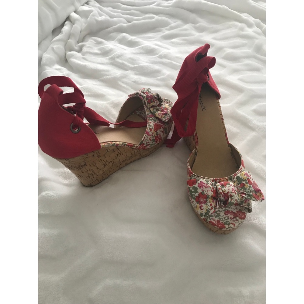 Wedge open toe with tie up